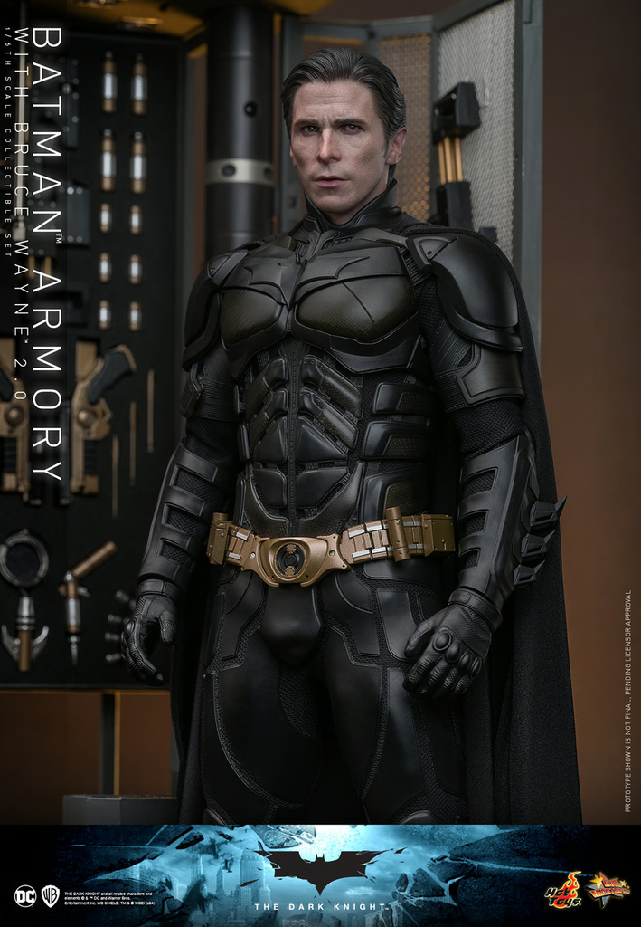 Batman Armory com Bruce Wayne (2.0) - BATMAN THE DARK KNIGHT - 1/6 Scale - Hot Toys