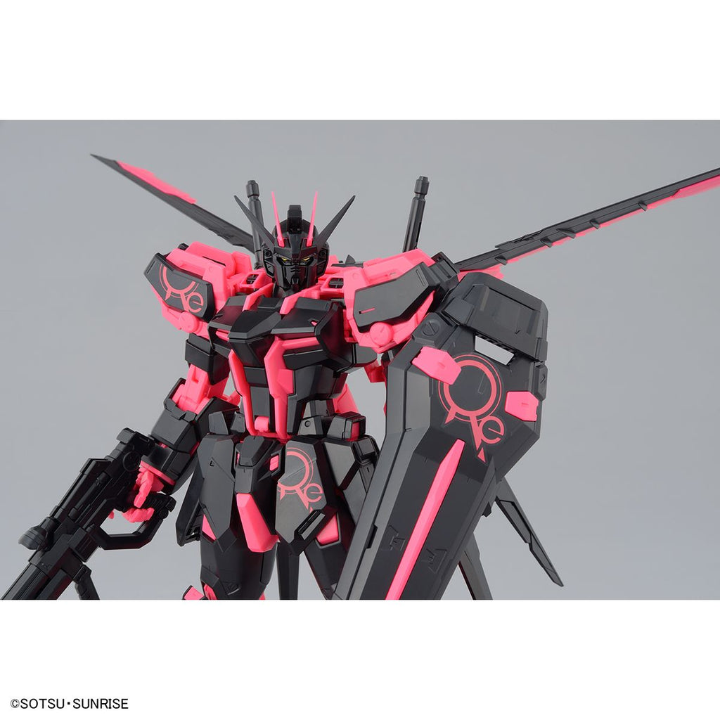 Figura Model Kit Aile Strike Gundam (Ver. RM Recirculation Color Neon Pink) - Gundam - MG 1/100 - Bandai