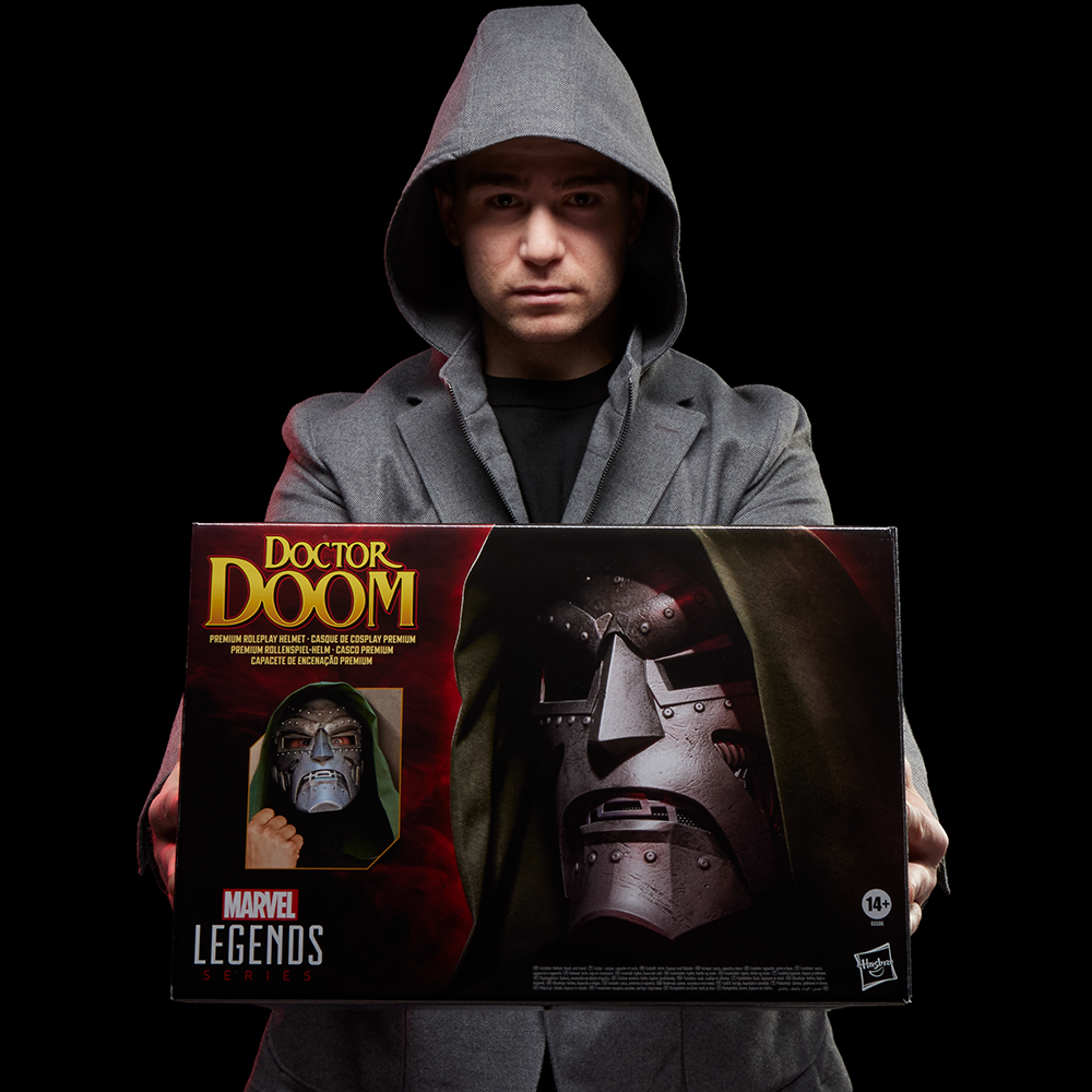 Figura Doctor Doom's Classic Helmet - Marvel Legends - Hasbro