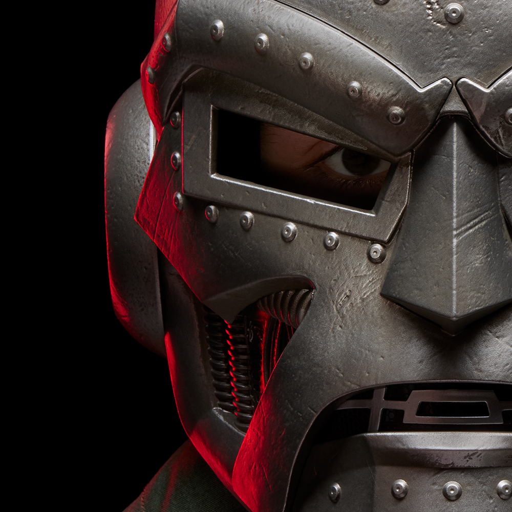 Figura Doctor Doom's Classic Helmet - Marvel Legends - Hasbro