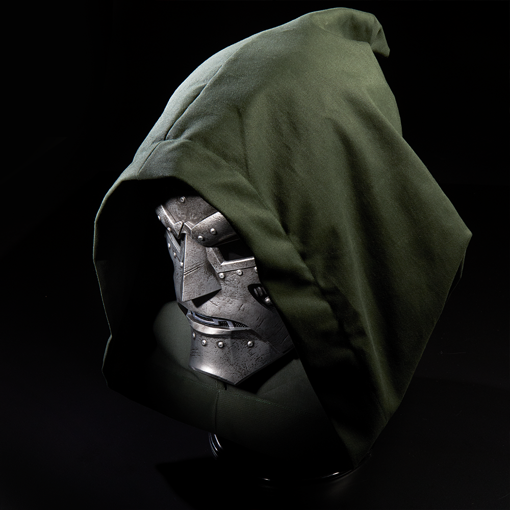 Figura Doctor Doom's Classic Helmet - Marvel Legends - Hasbro