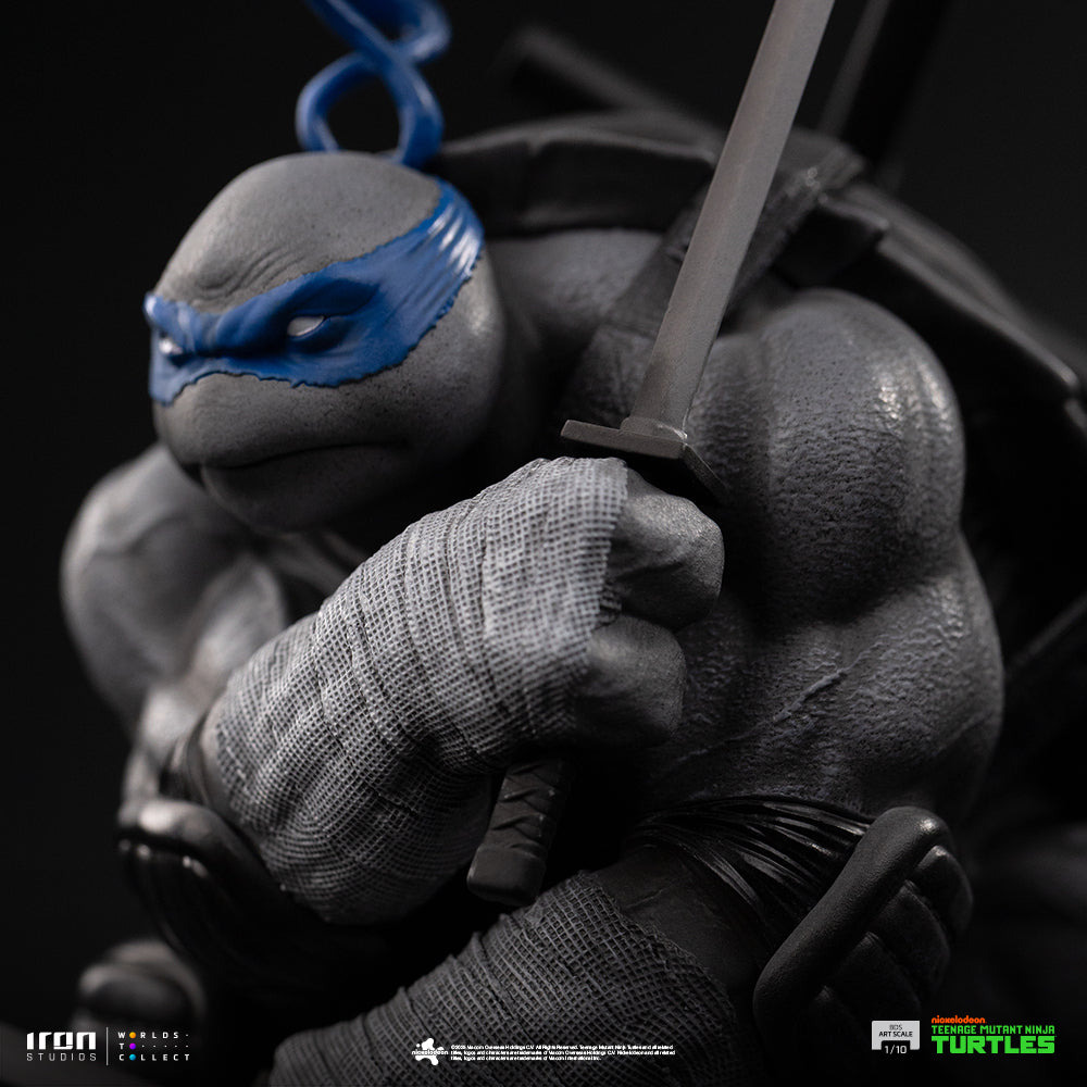 Estátua Leonardo (Black and White Variant) – TMNT – BDS Art Scale 1/10 – Iron Studios