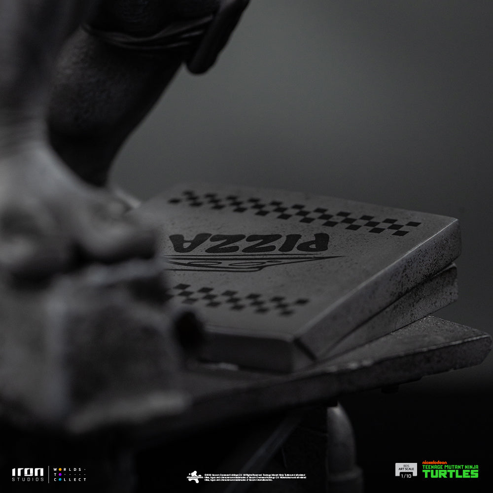 Estátua Michelangelo (Black and White Variant) – TMNT – BDS Art Scale 1/10 – Iron Studios