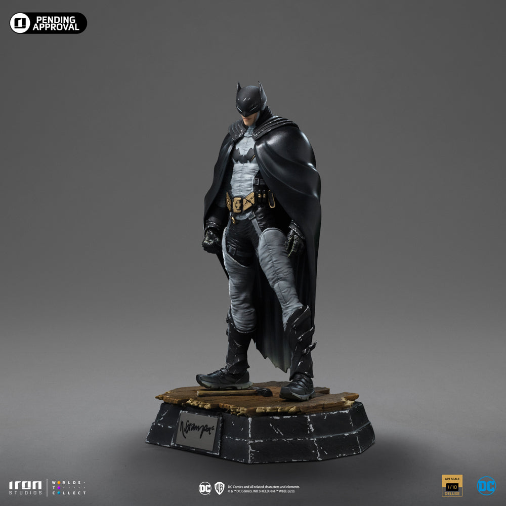 Estátua Batman by Rafael Grampá Signed Version - DC Comics series #9 - Art Scale 1/10 - Iron Studios