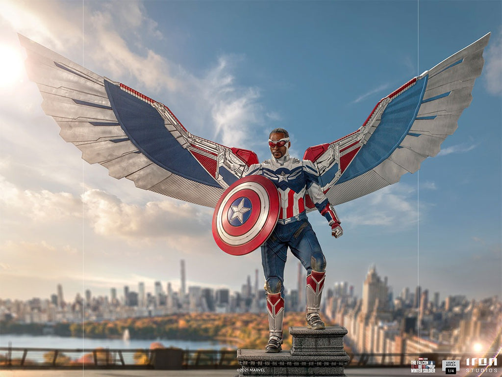 Estátua Capitão America Sam Wilson (Asas Abertas) - Falcão e o Soldado Invernar - Legacy Replica 1/4 - Iron Studios