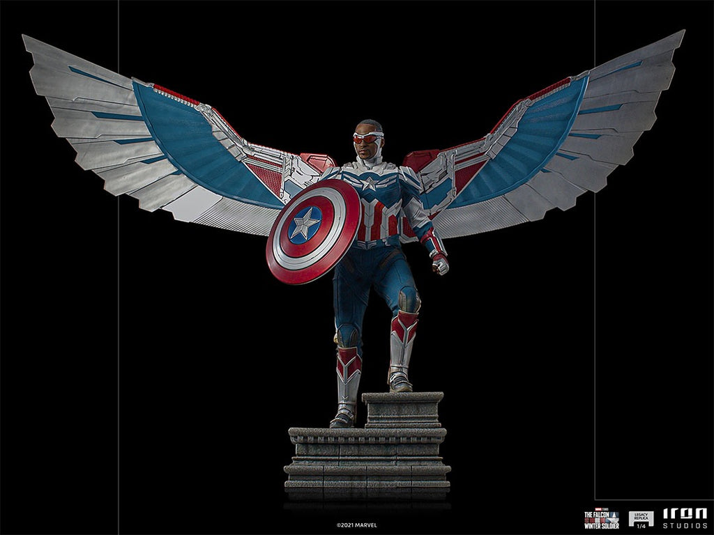 Estátua Capitão America Sam Wilson (Asas Abertas) - Falcão e o Soldado Invernar - Legacy Replica 1/4 - Iron Studios