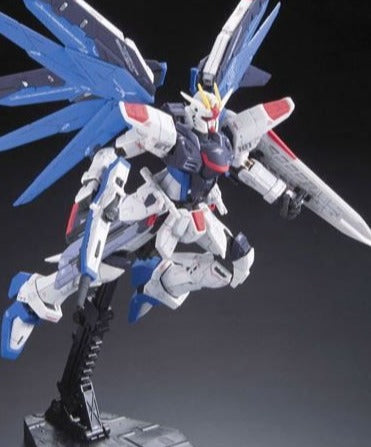 Model Kit - Freedom Gundam - RG 1/144 - Gundam Seed - Model Kit - Bandai