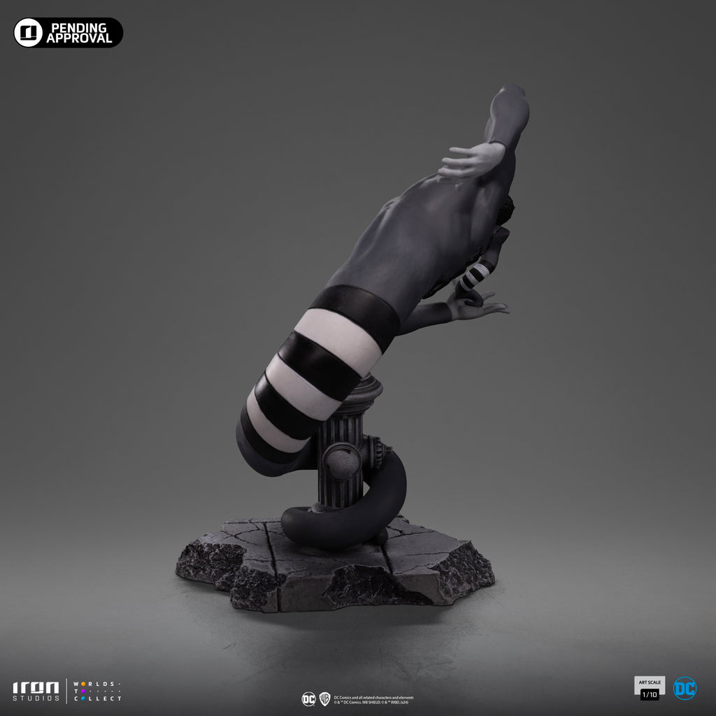 Estátua Plastic Man (B&W) Exclusive - DC Comics Series #9 - Art Scale 1/10 - Iron Studios
