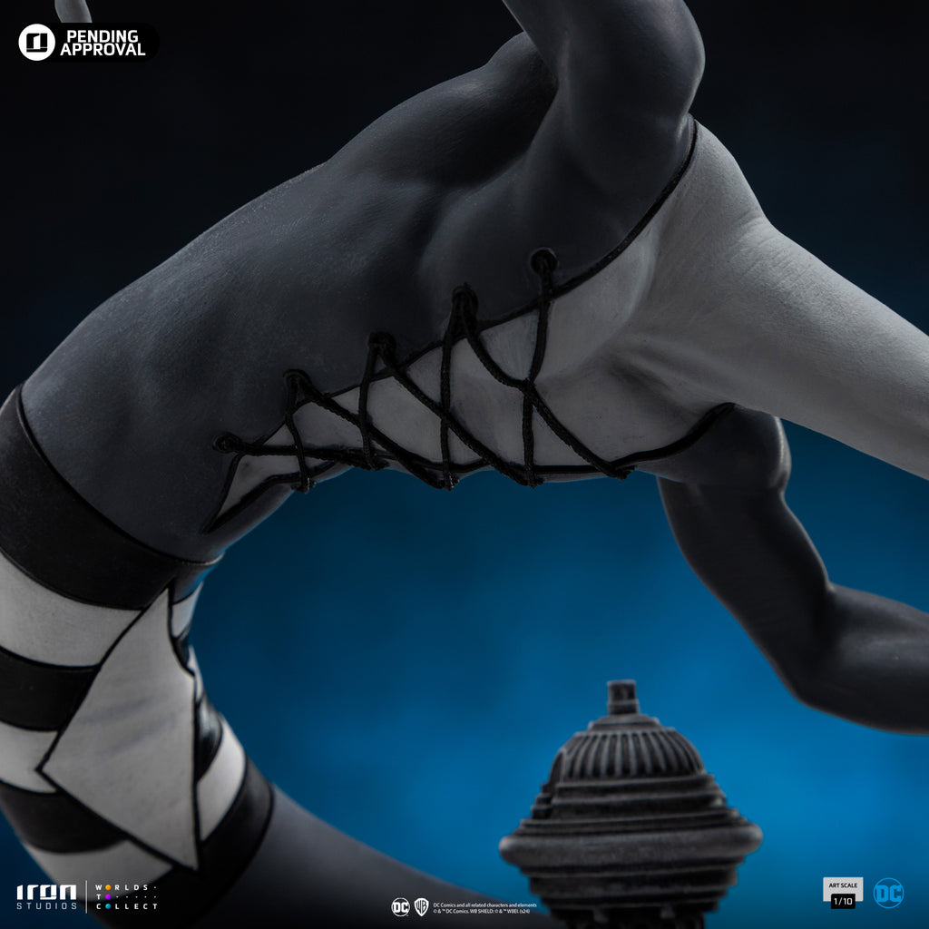 Estátua Plastic Man (B&W) Exclusive - DC Comics Series #9 - Art Scale 1/10 - Iron Studios