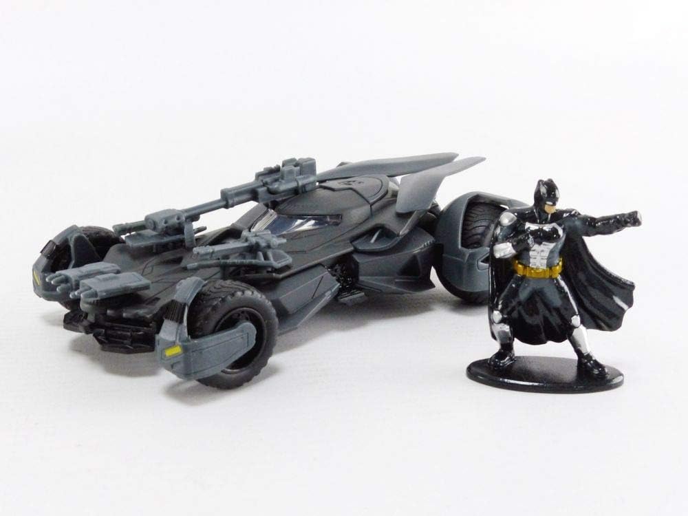 Veiculo Batmobile 2017 (Com Boneco) - DC - Metals Die-Cast - 1/32 Scale - Jada Toys